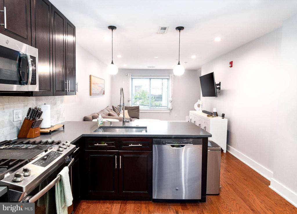 1747 N MARSHALL STREET Unit: 3