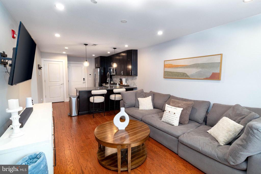 1747 N MARSHALL STREET Unit: 3
