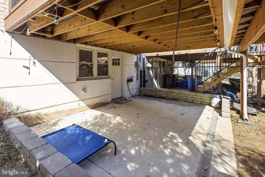 7529 VALLEY AVENUE