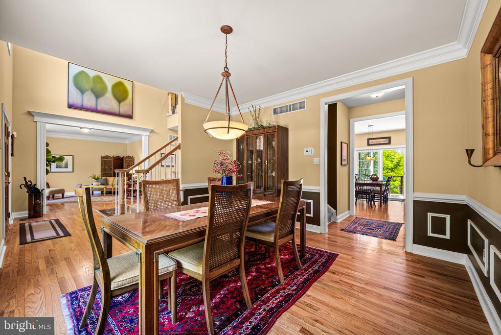734 CORNELIA PLACE