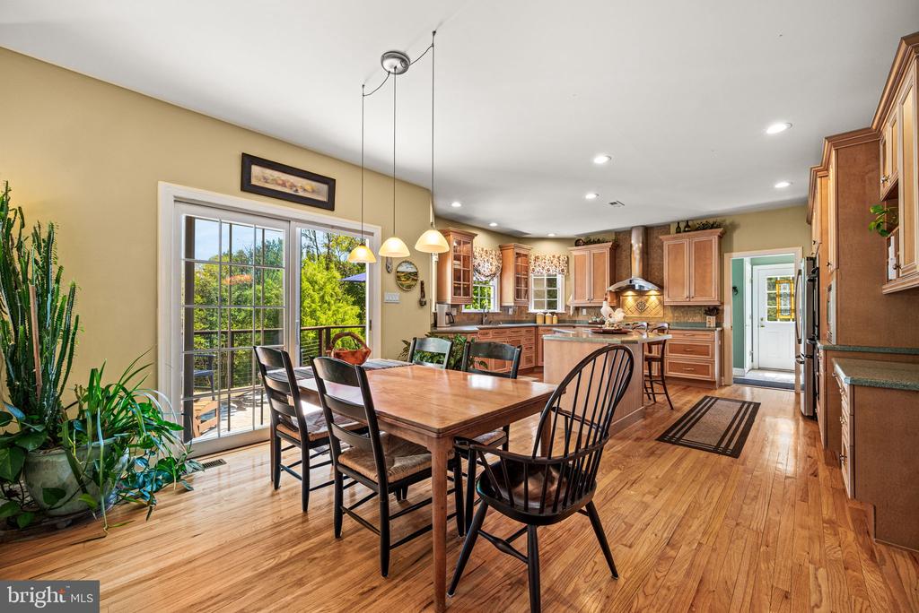 734 CORNELIA PLACE