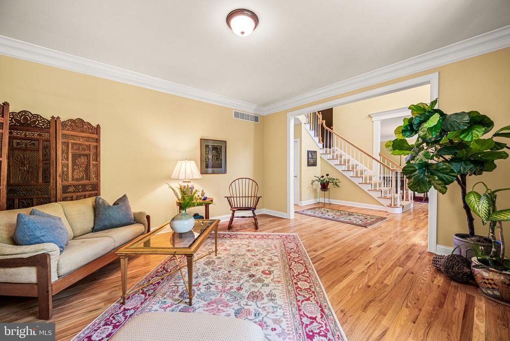 734 CORNELIA PLACE