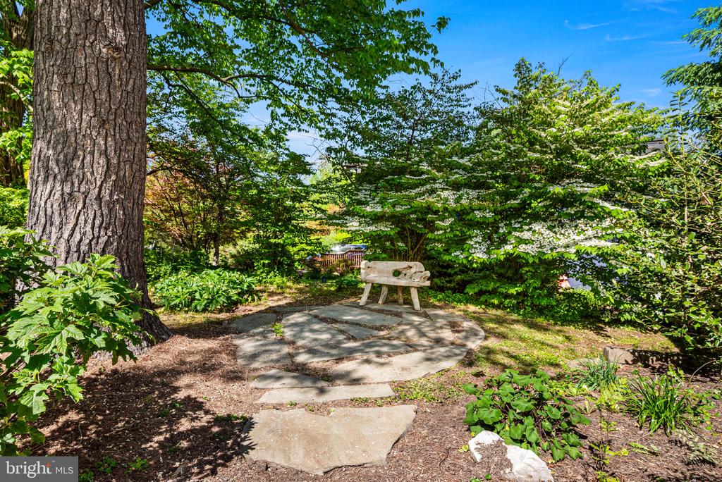 734 CORNELIA PLACE