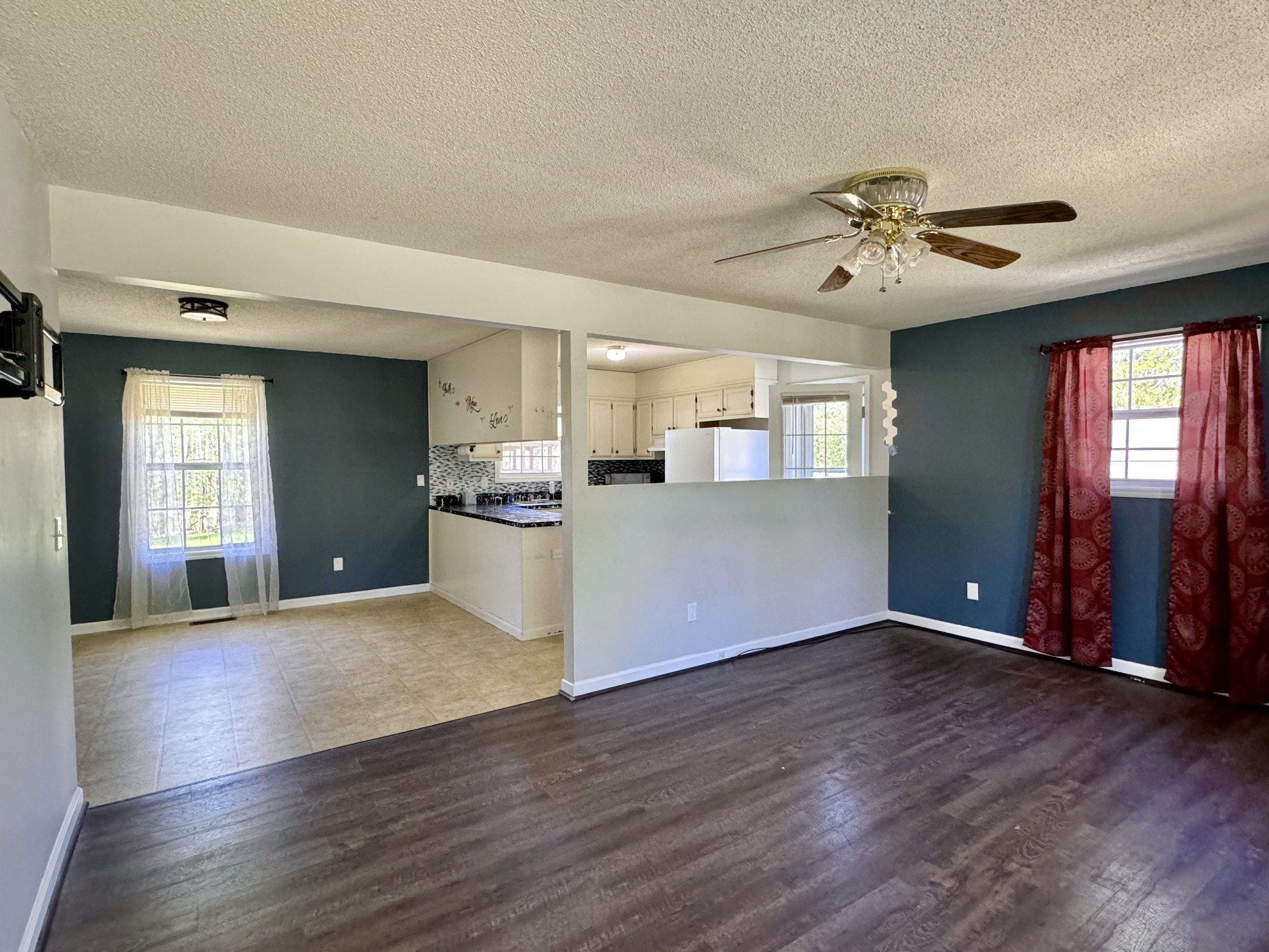 52 White Oak Dr
