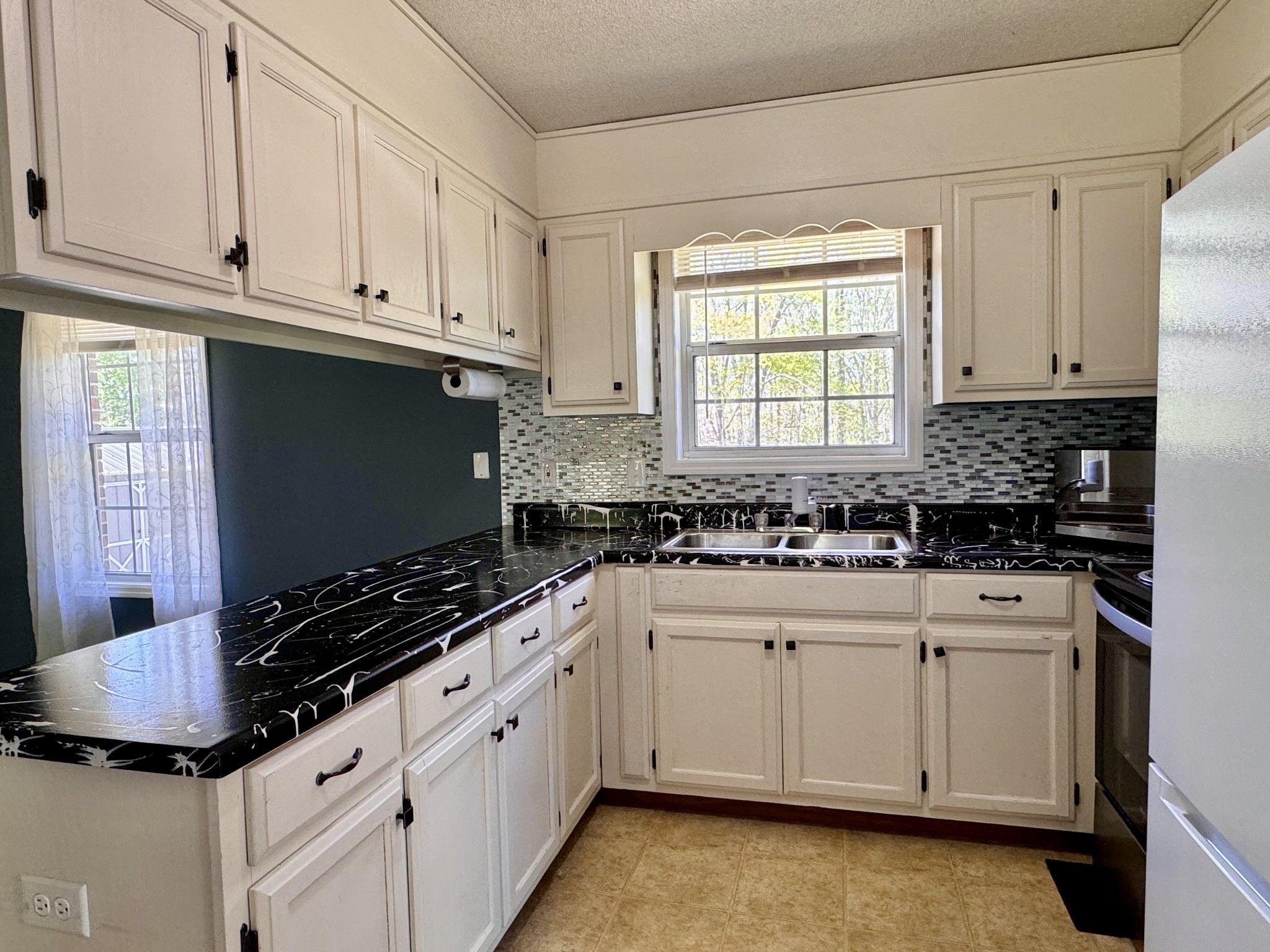 52 White Oak Dr
