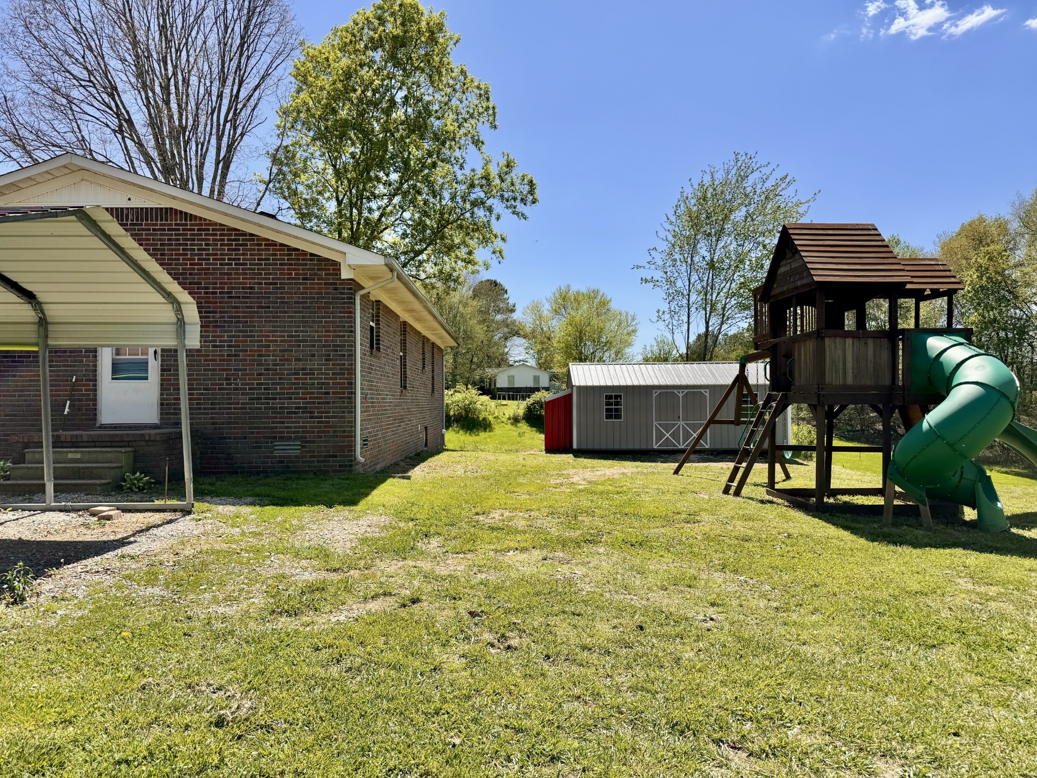 52 White Oak Dr