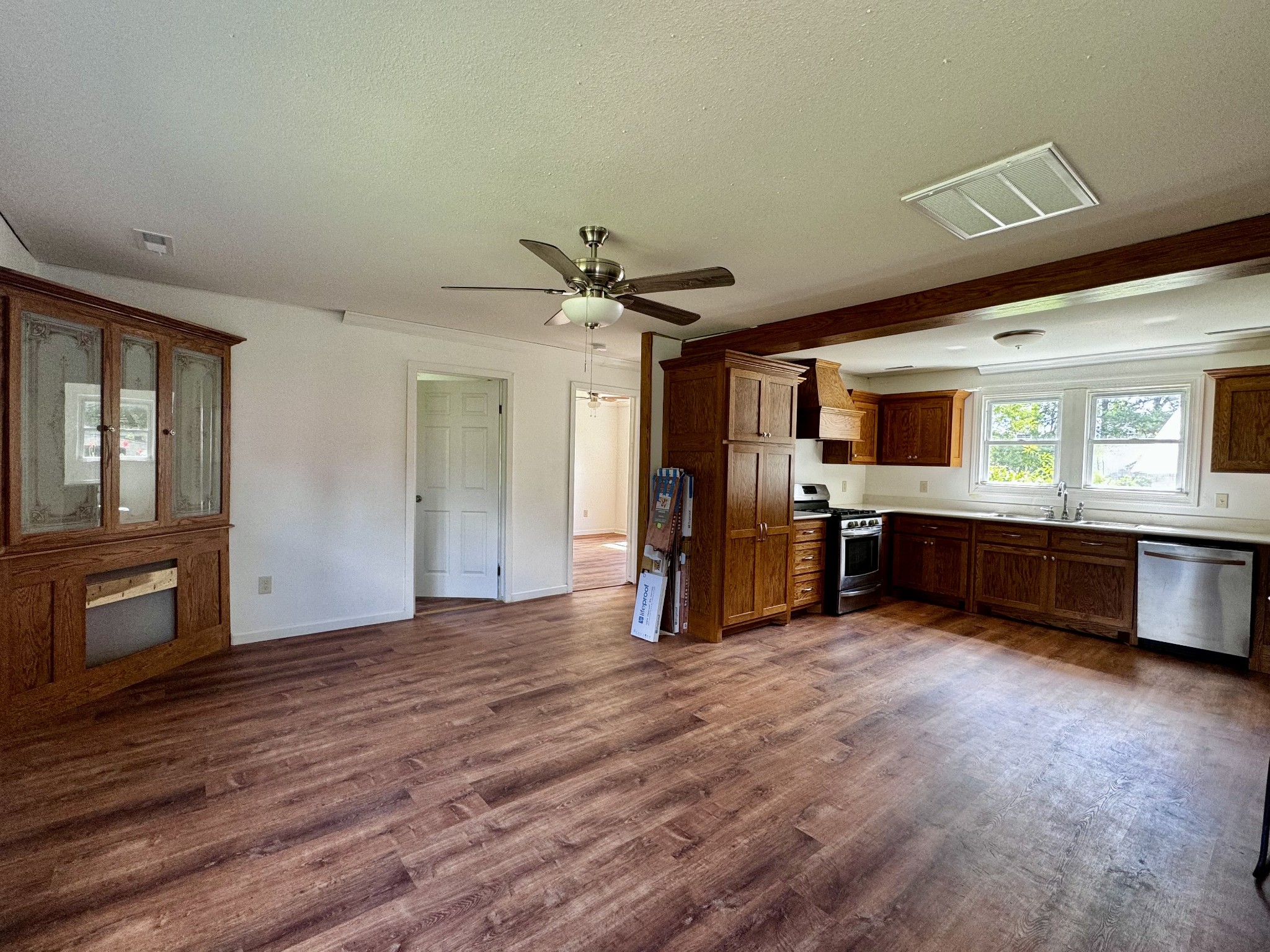 108 Campbellsville Pike