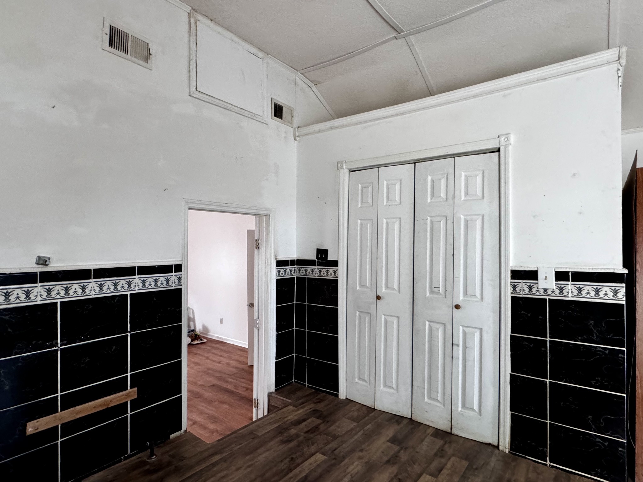 108 Campbellsville Pike