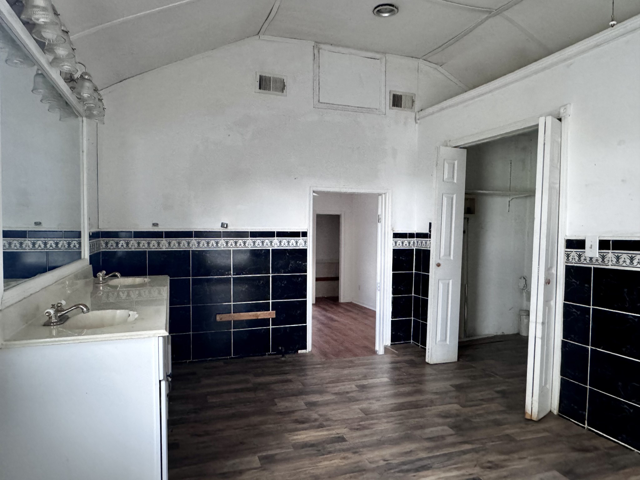 108 Campbellsville Pike