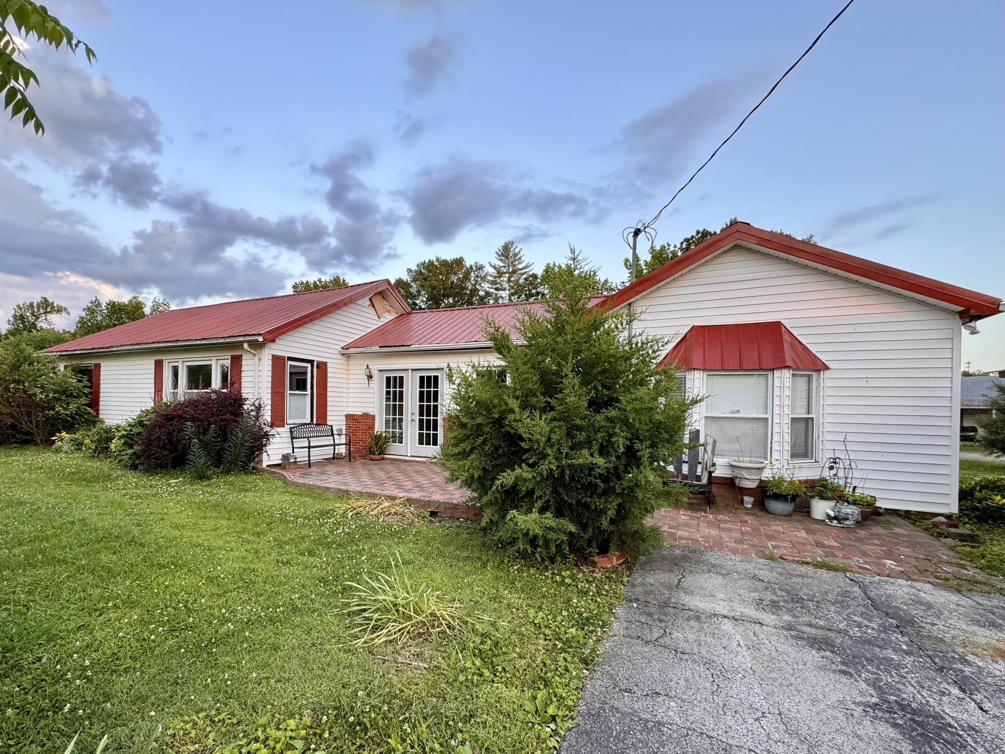 108 Campbellsville Pike