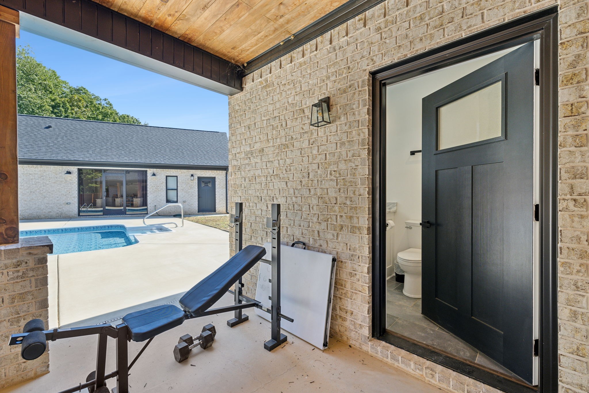 1048 Alex Dr