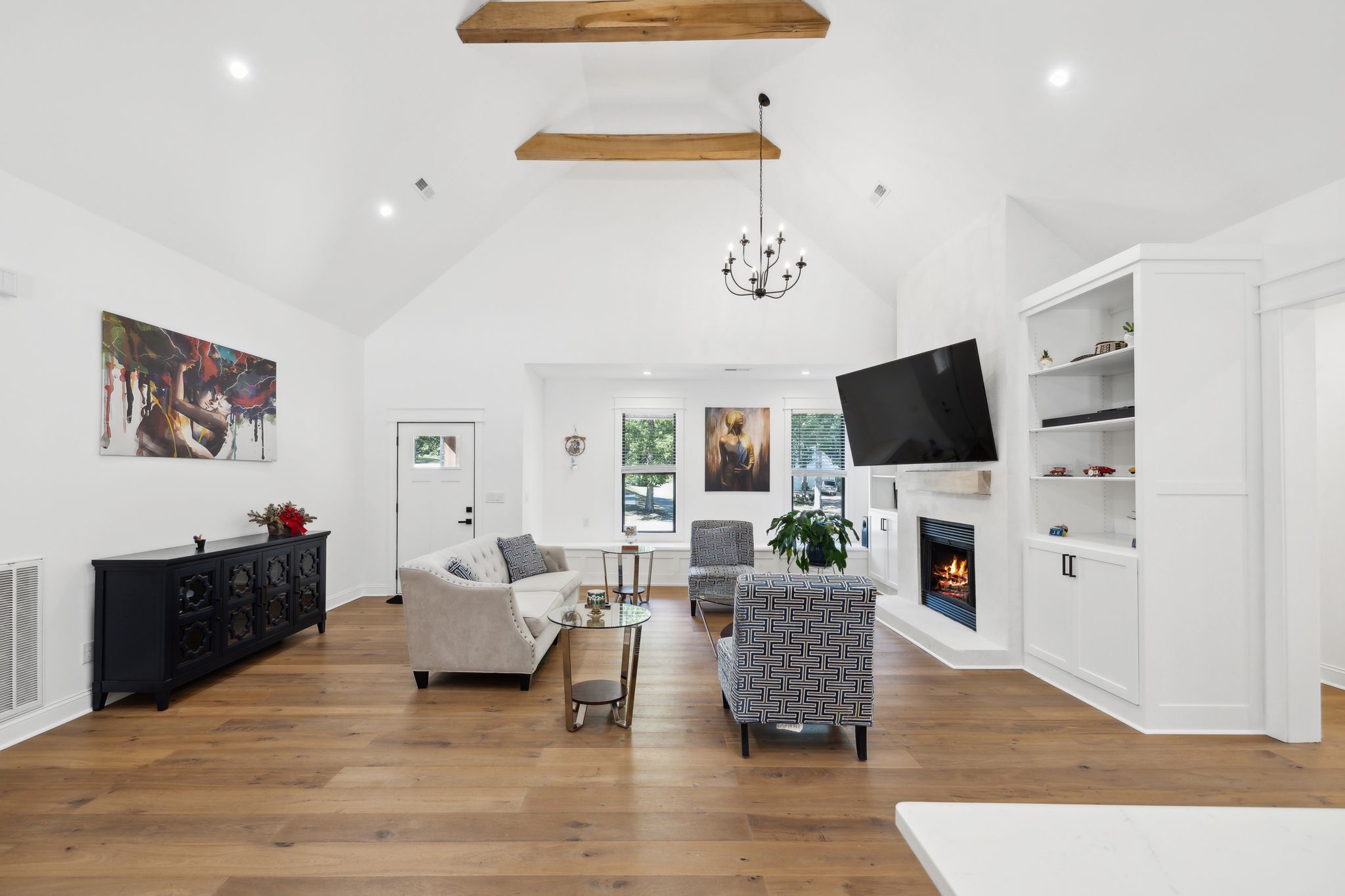 1048 Alex Dr