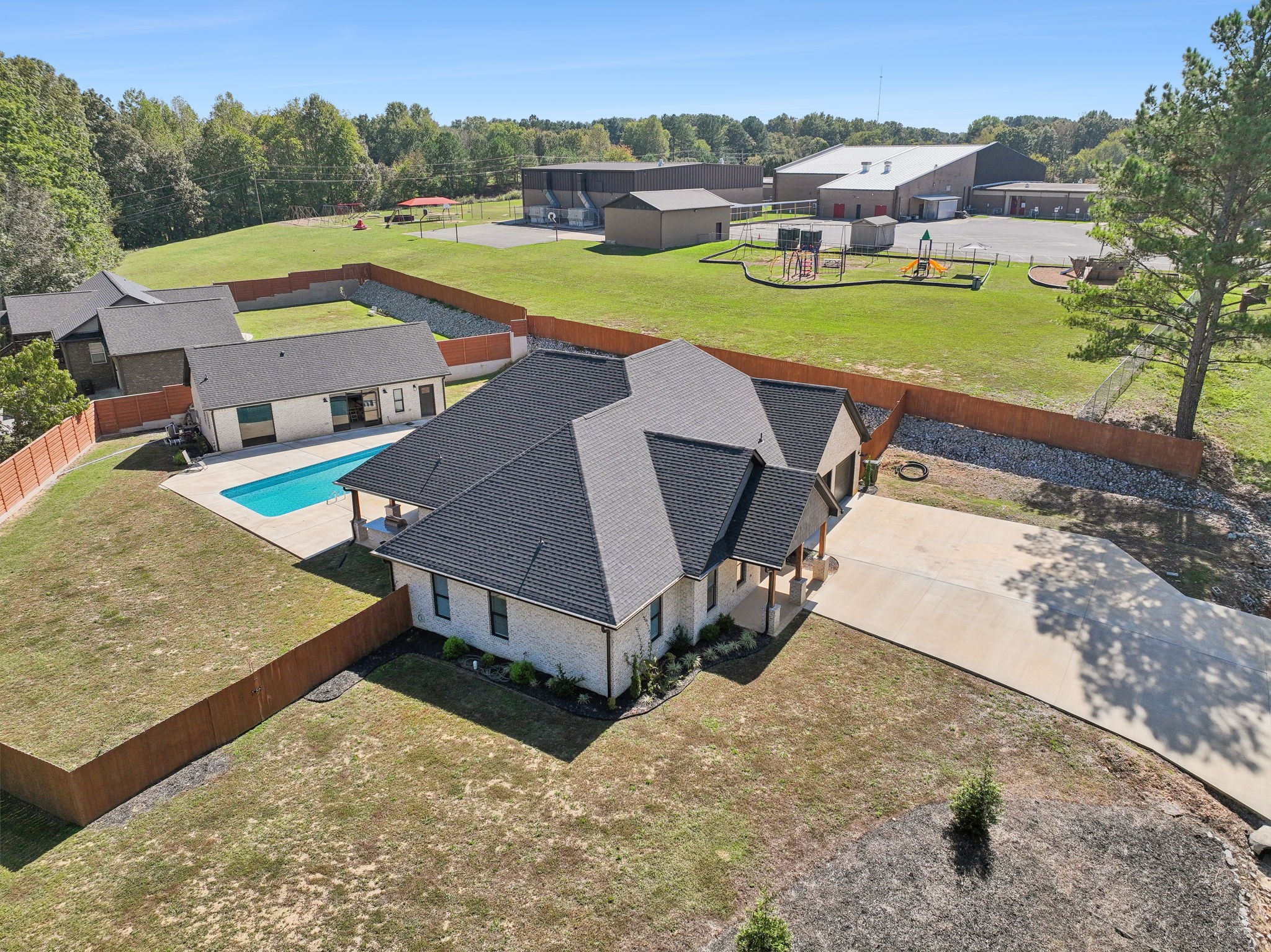1048 Alex Dr