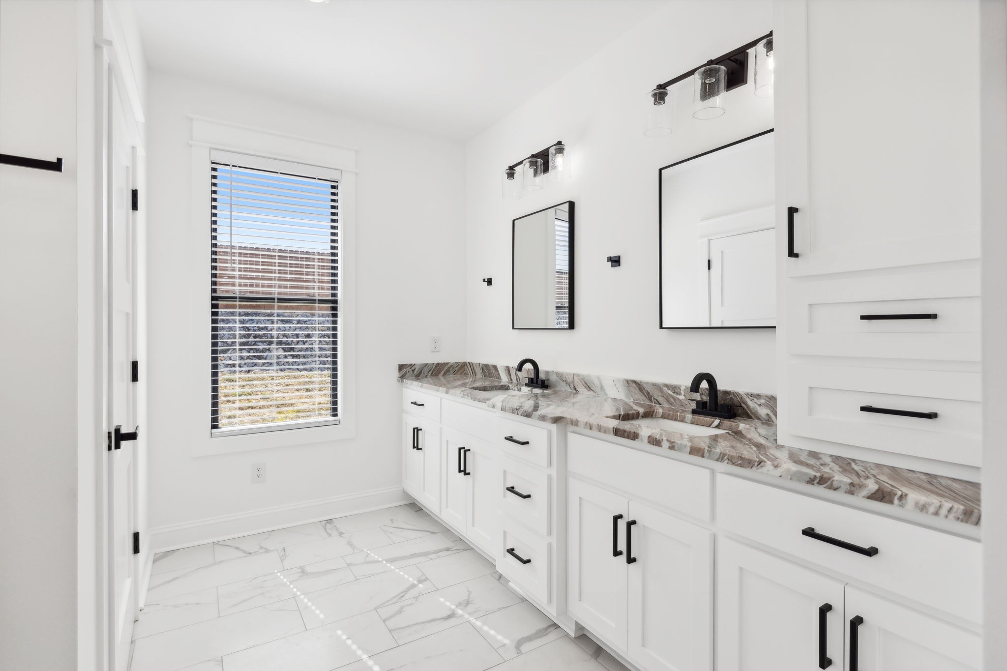 1048 Alex Dr