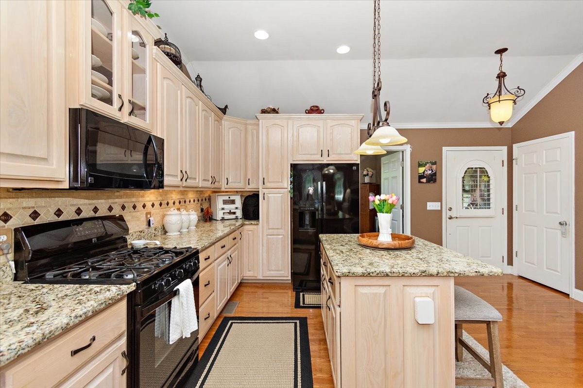 6 Warner Rd