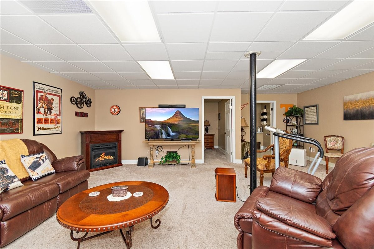 6 Warner Rd