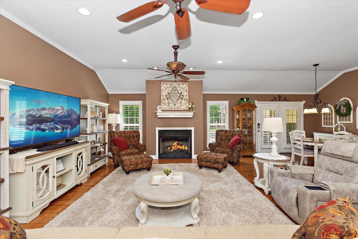 6 Warner Rd