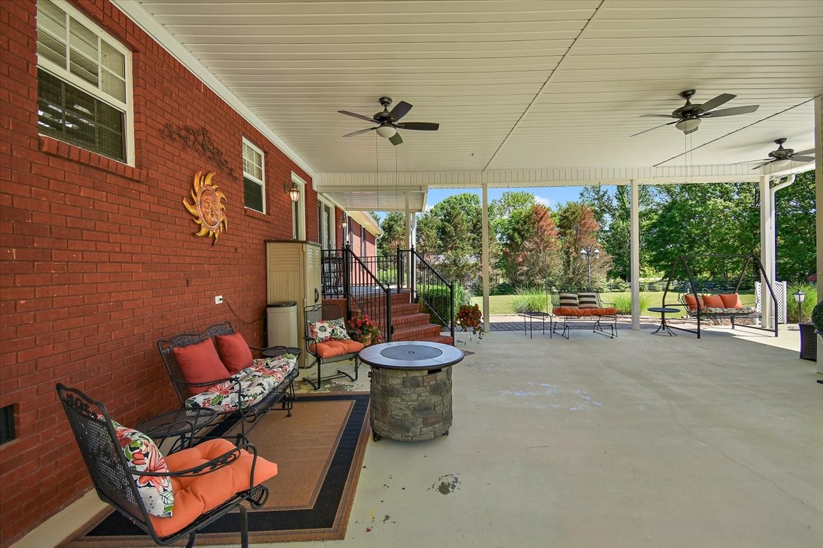 6 Warner Rd