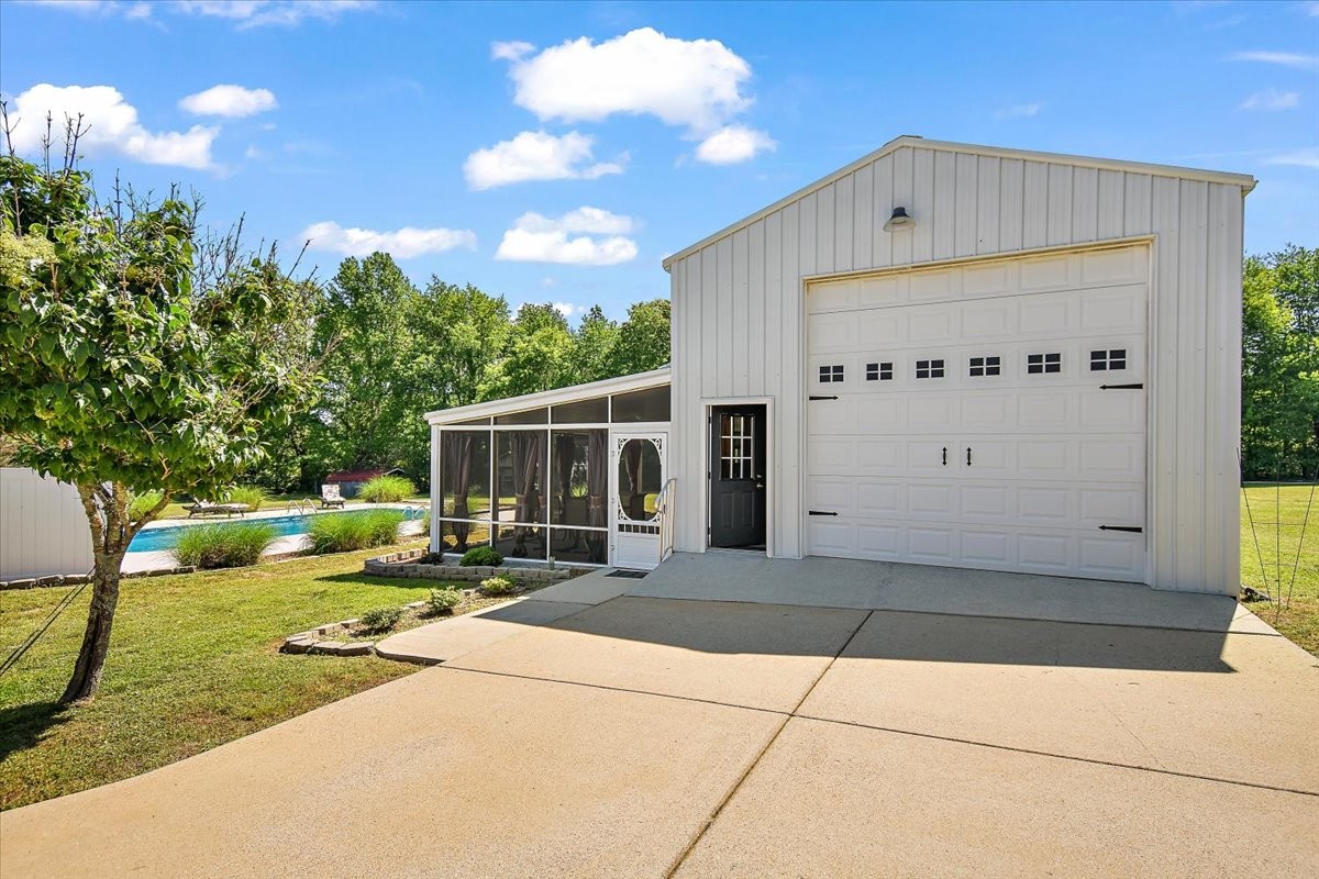 6 Warner Rd