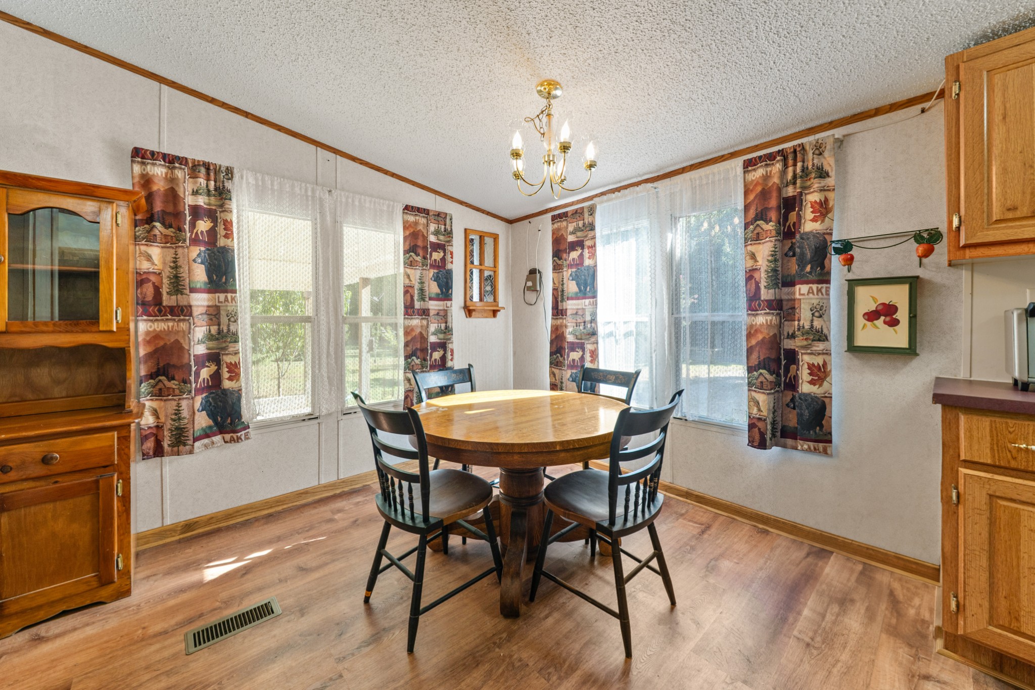 1526 Old Beech Creek Rd