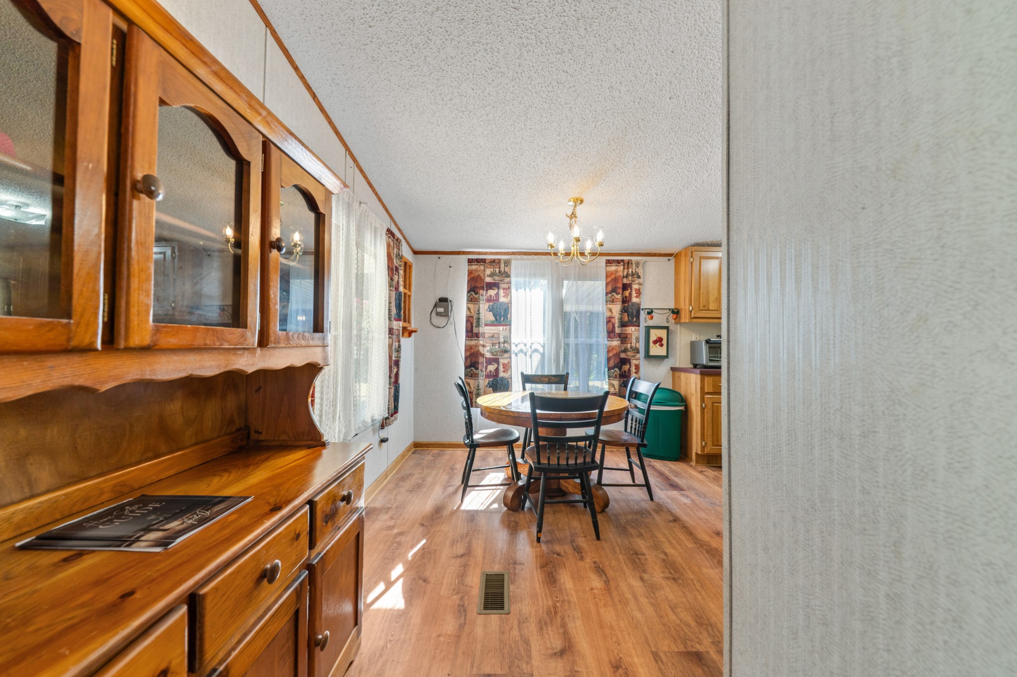 1526 Old Beech Creek Rd