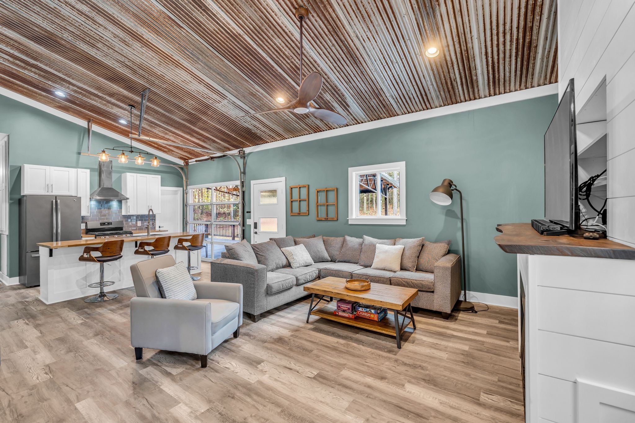 18 Davis Ln