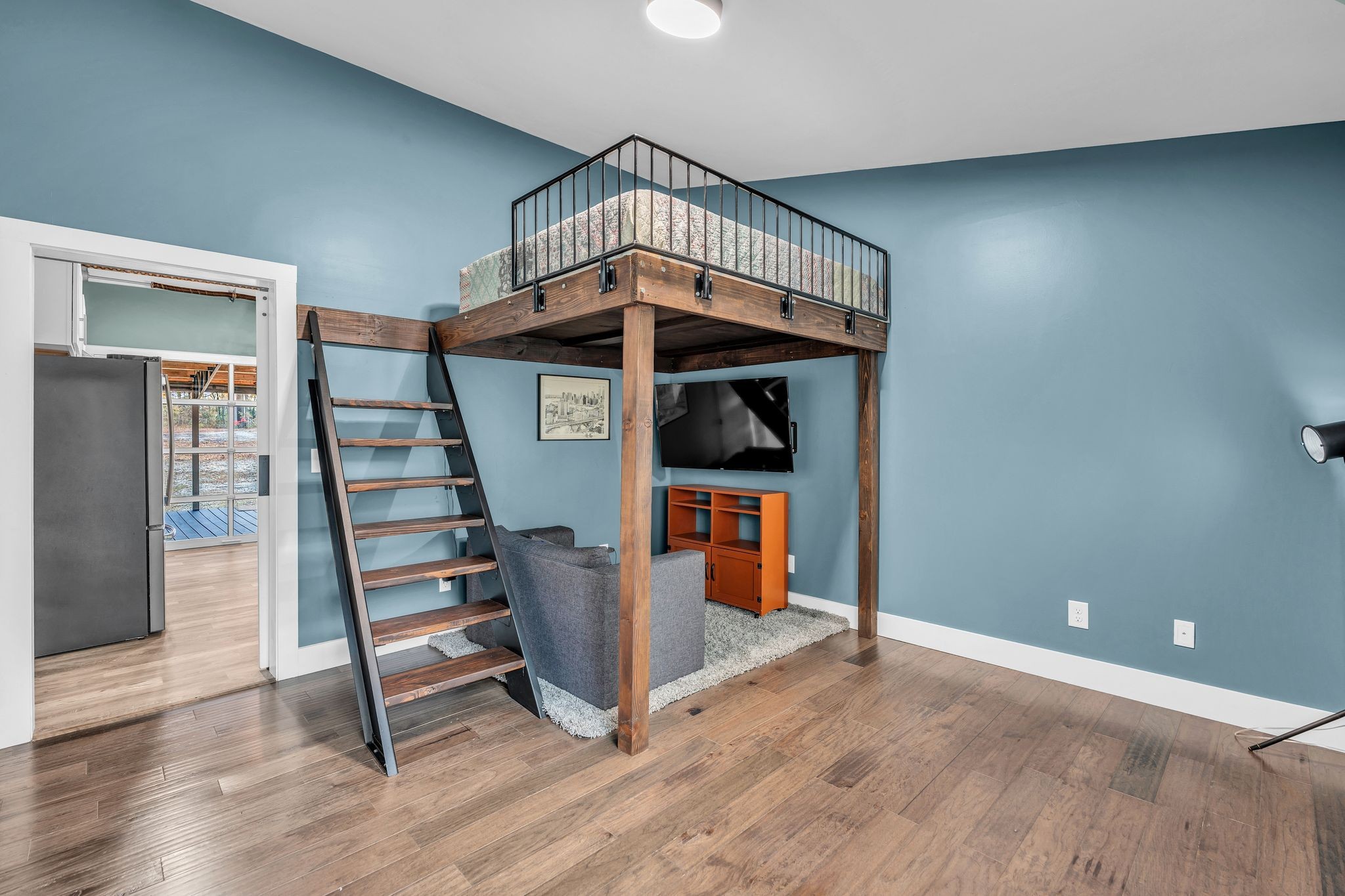 18 Davis Ln