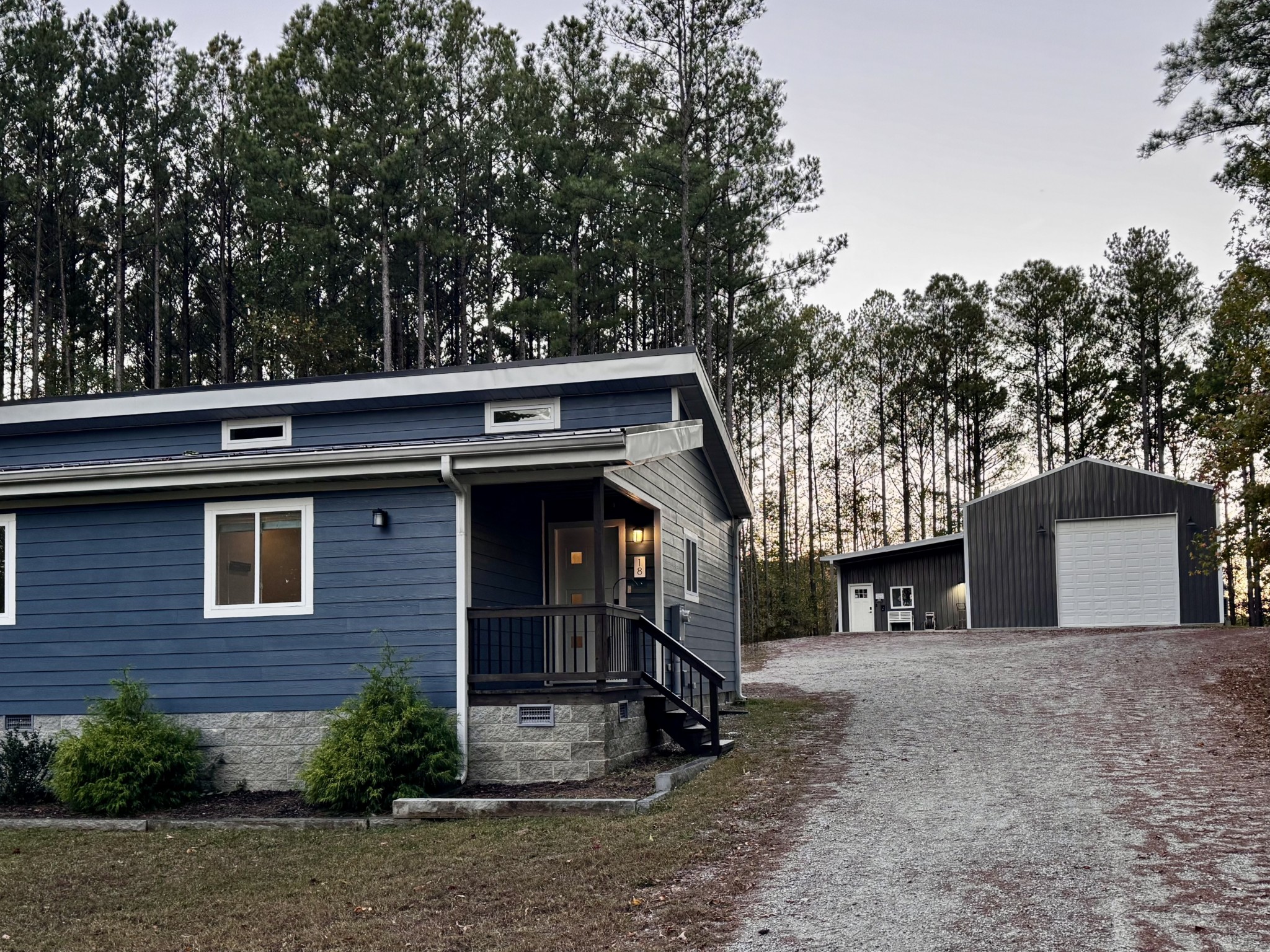 18 Davis Ln