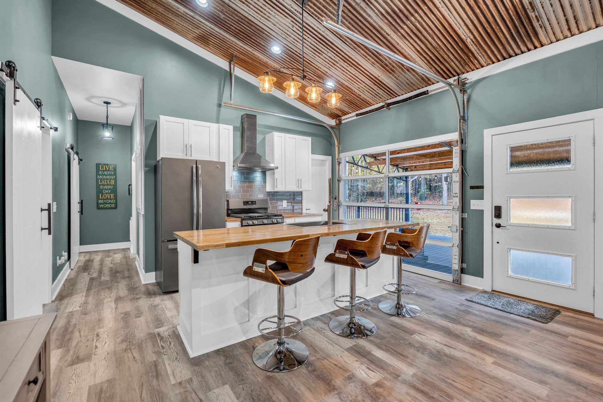 18 Davis Ln