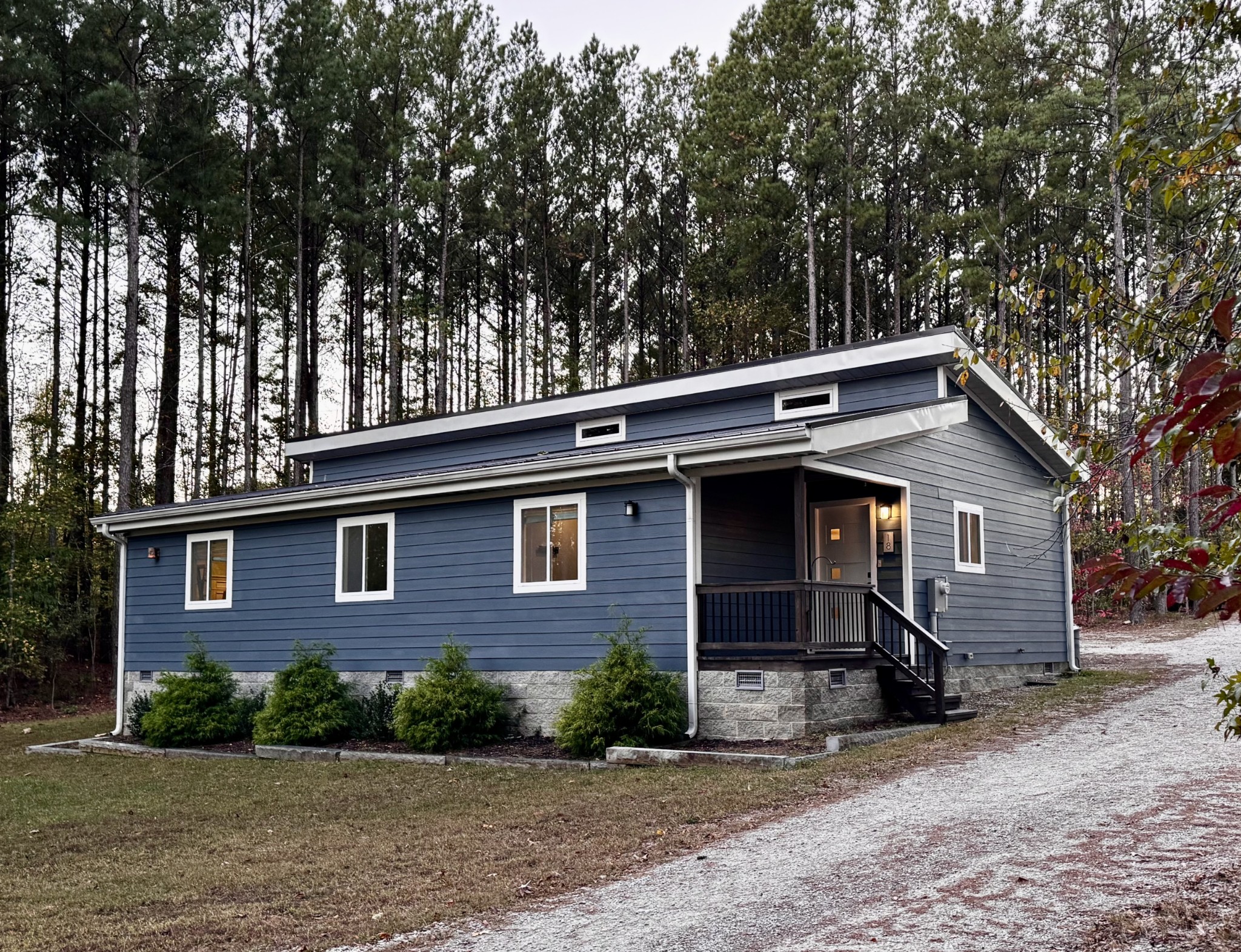 18 Davis Ln