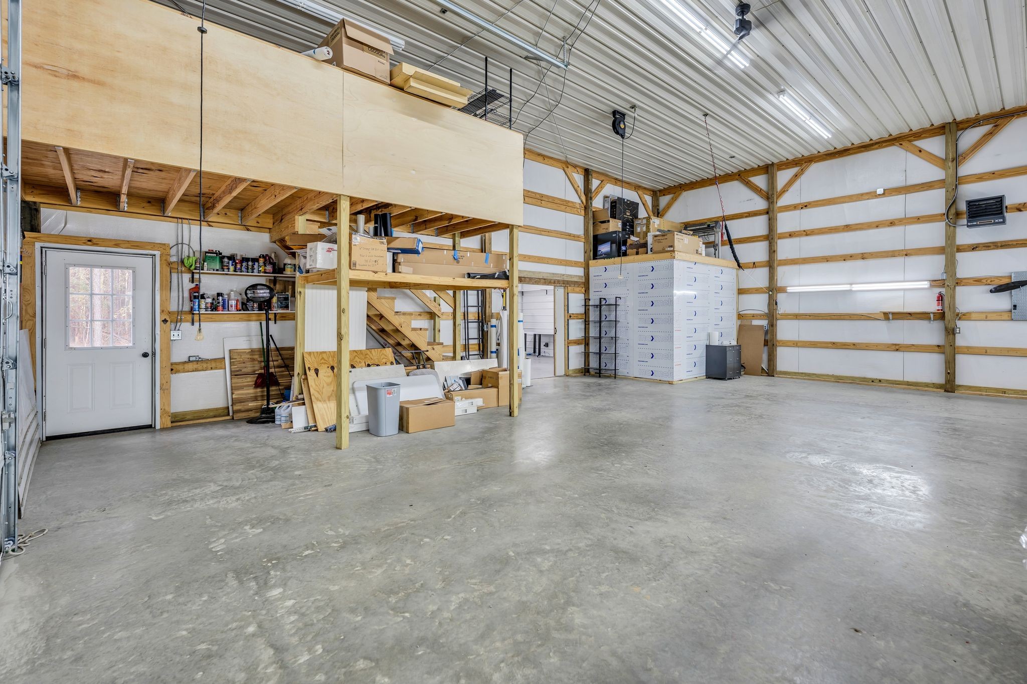 18 Davis Ln