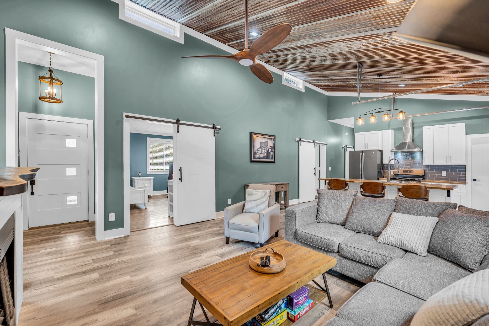 18 Davis Ln