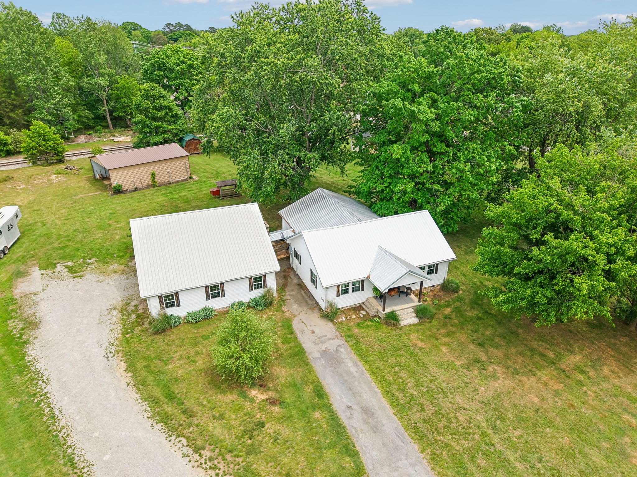 106 N Maple Ave