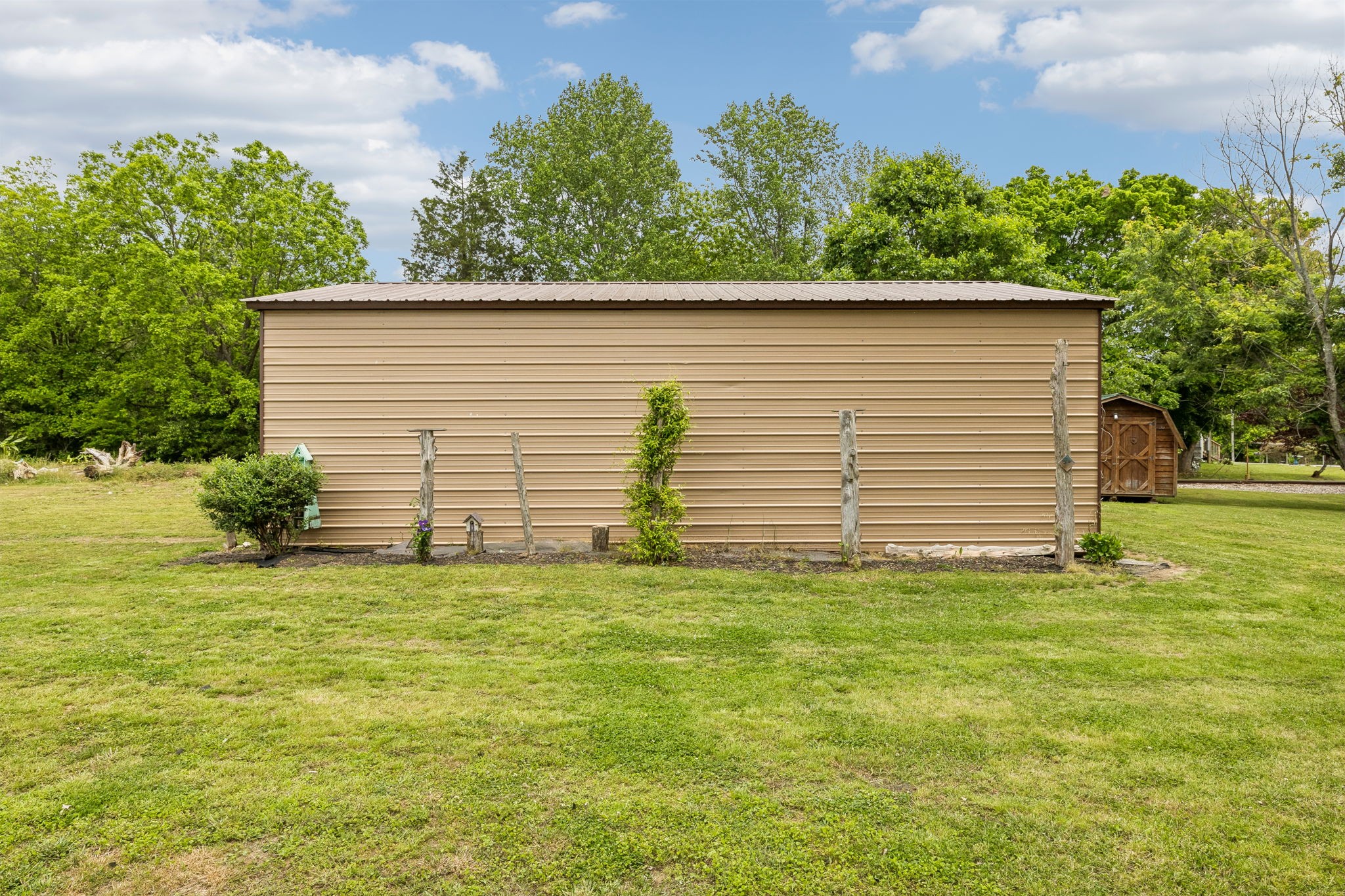 106 N Maple Ave
