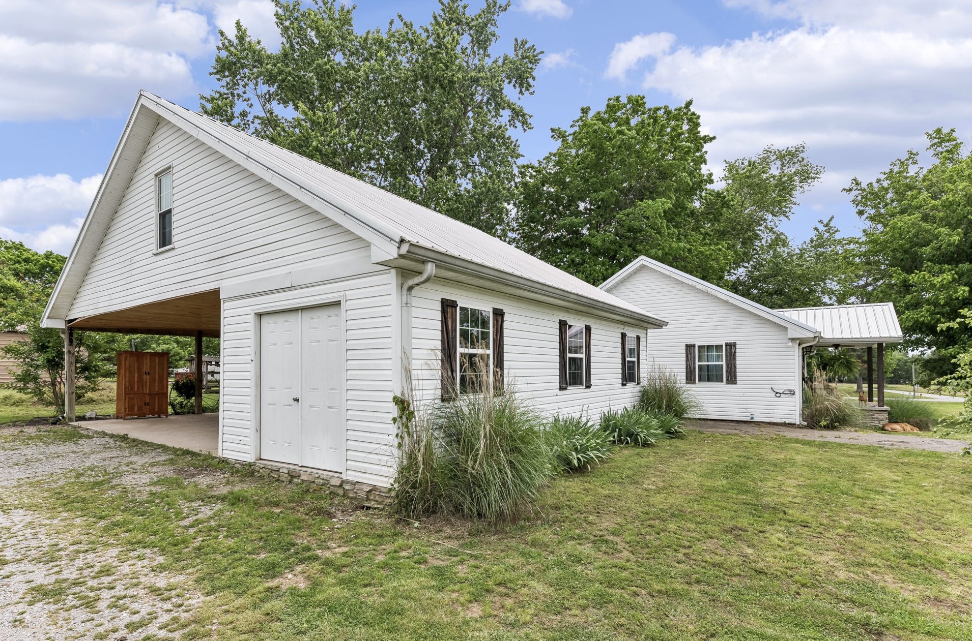 106 N Maple Ave