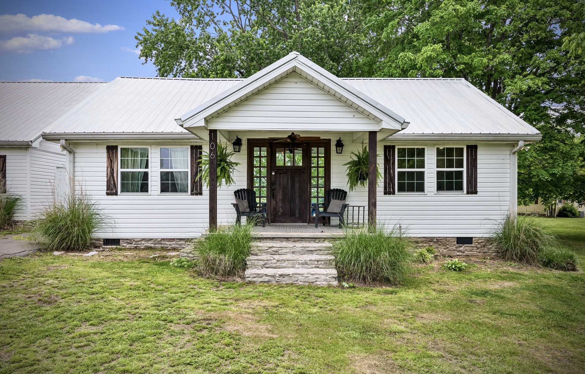 106 N Maple Ave