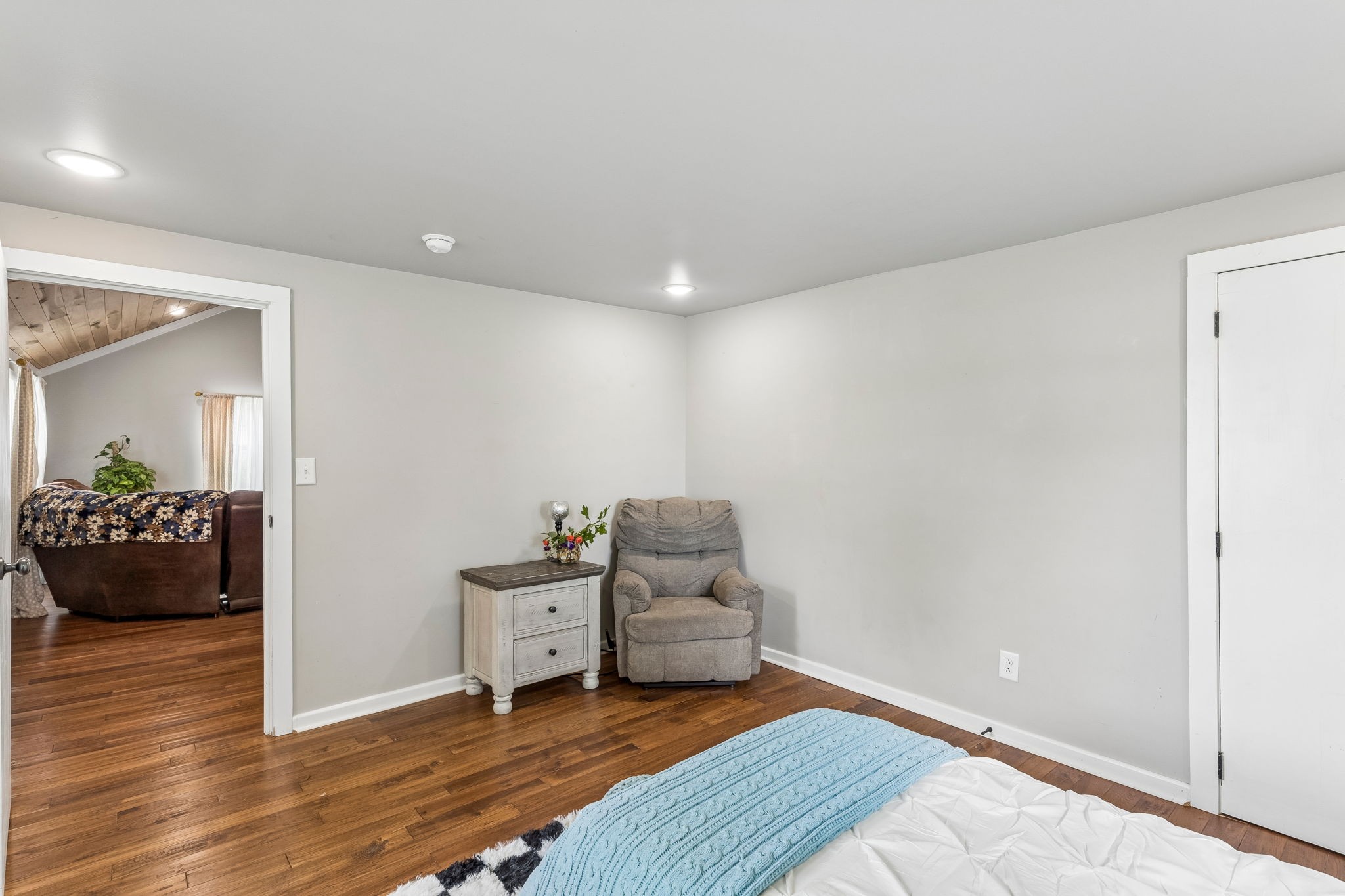 106 N Maple Ave