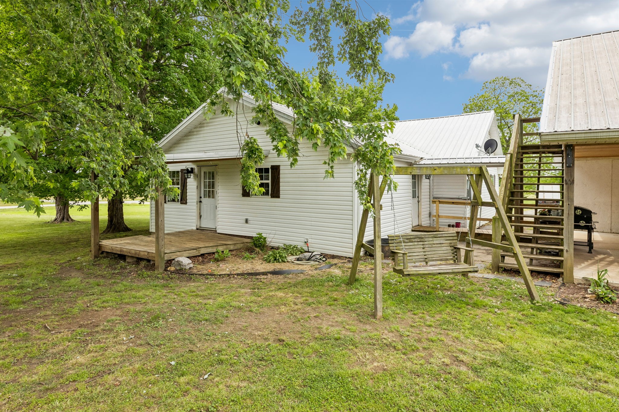 106 N Maple Ave