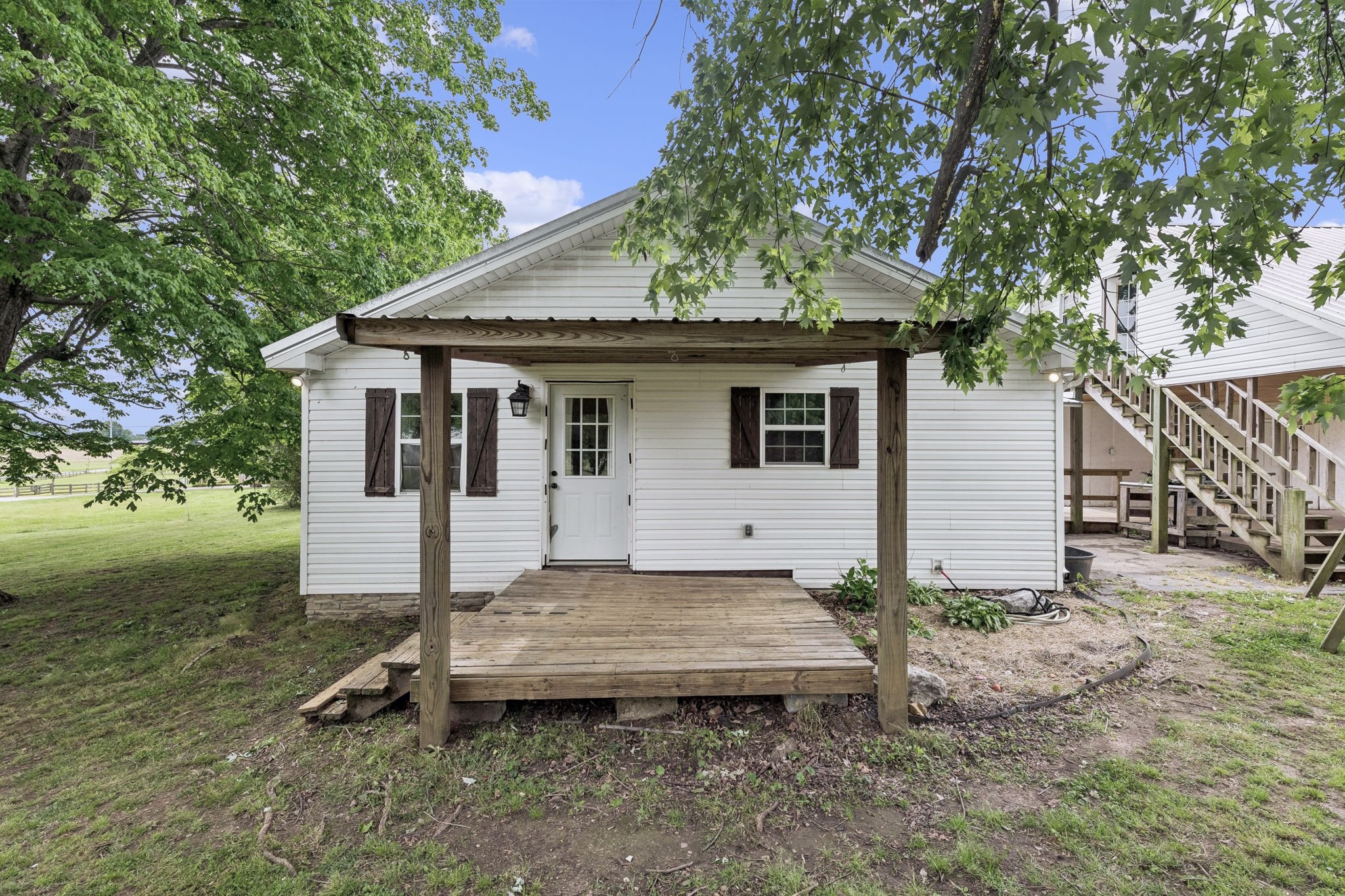 106 N Maple Ave