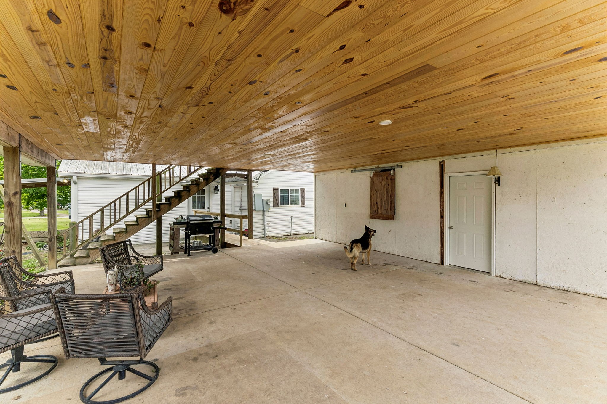 106 N Maple Ave