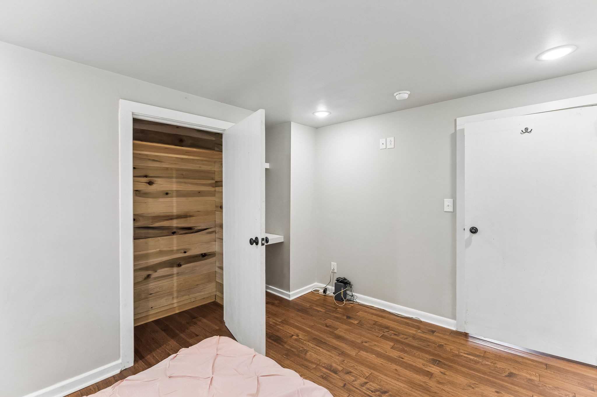 106 N Maple Ave