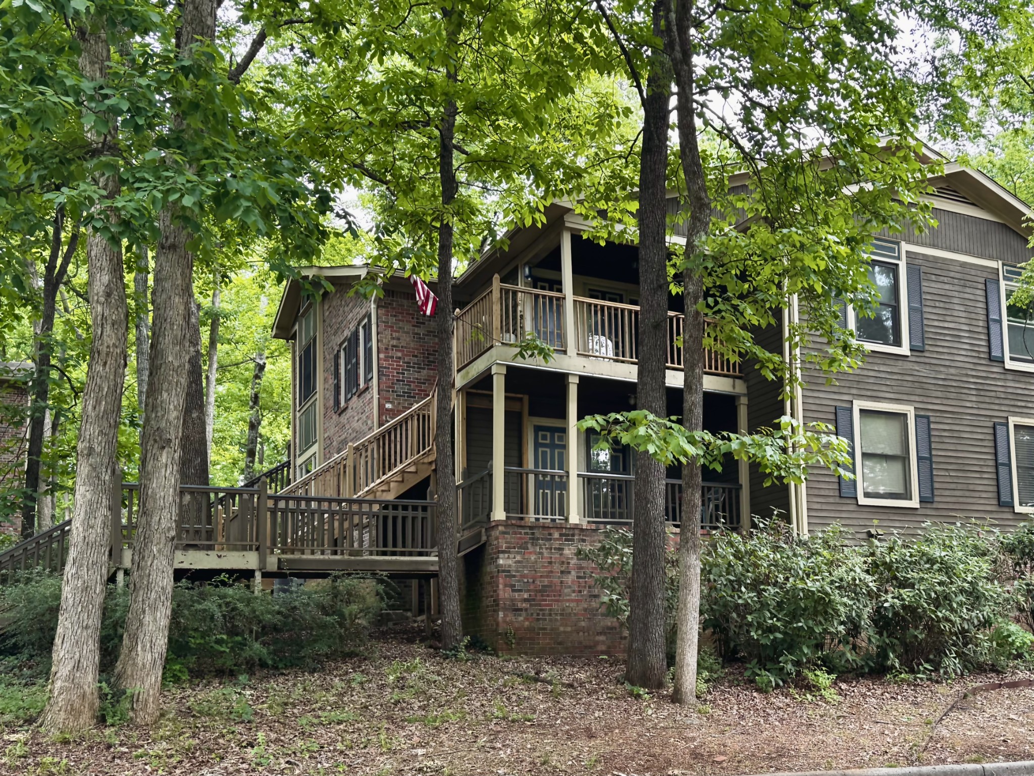 2002 Greenwood Pl, SW