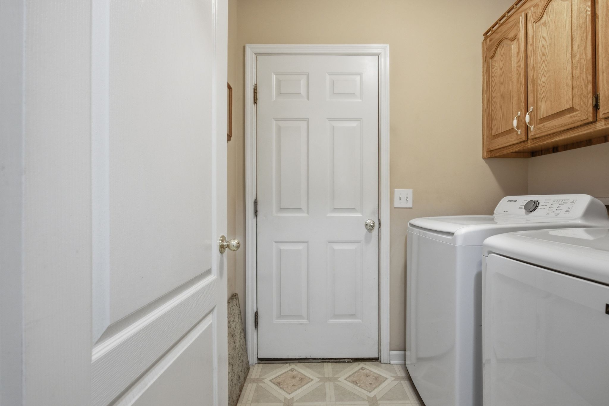 1130 Austin Cir