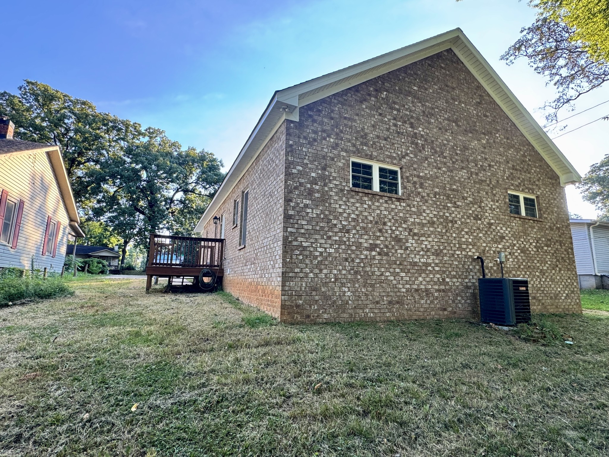 529 Howell St
