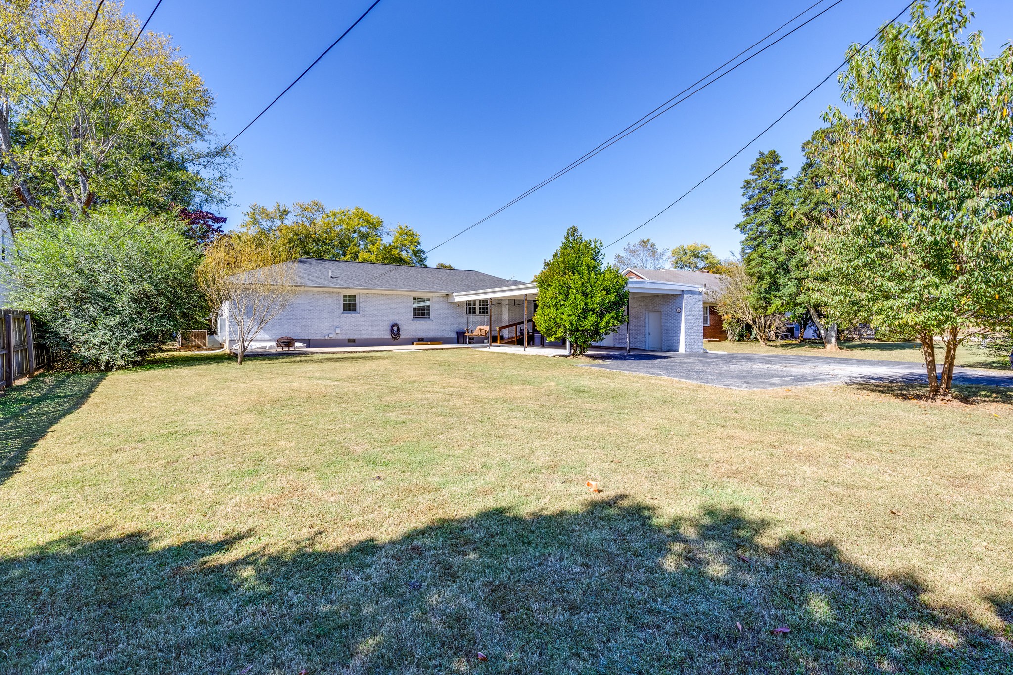 220 Parkes Ave