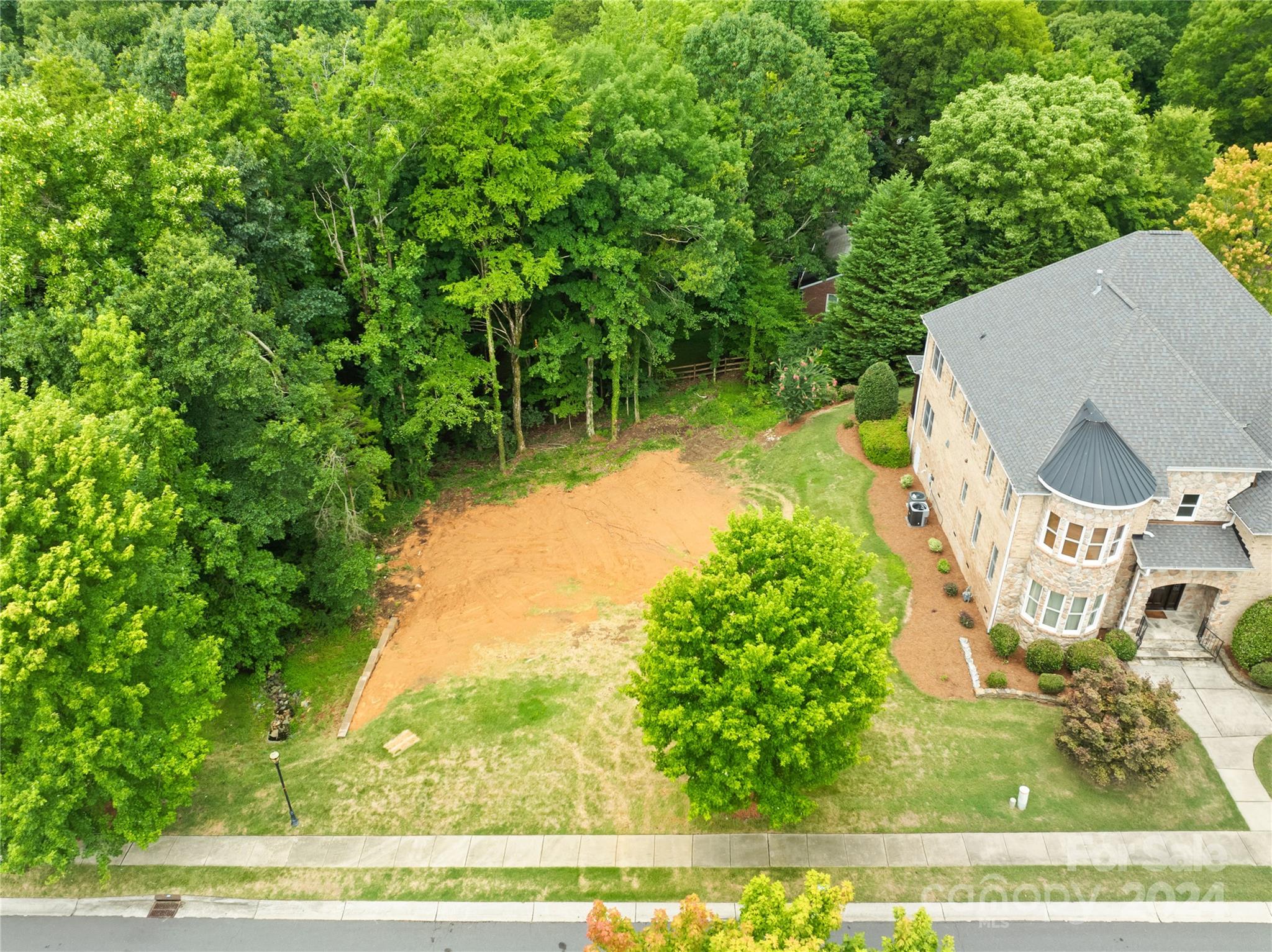 6814 Larrisa Court