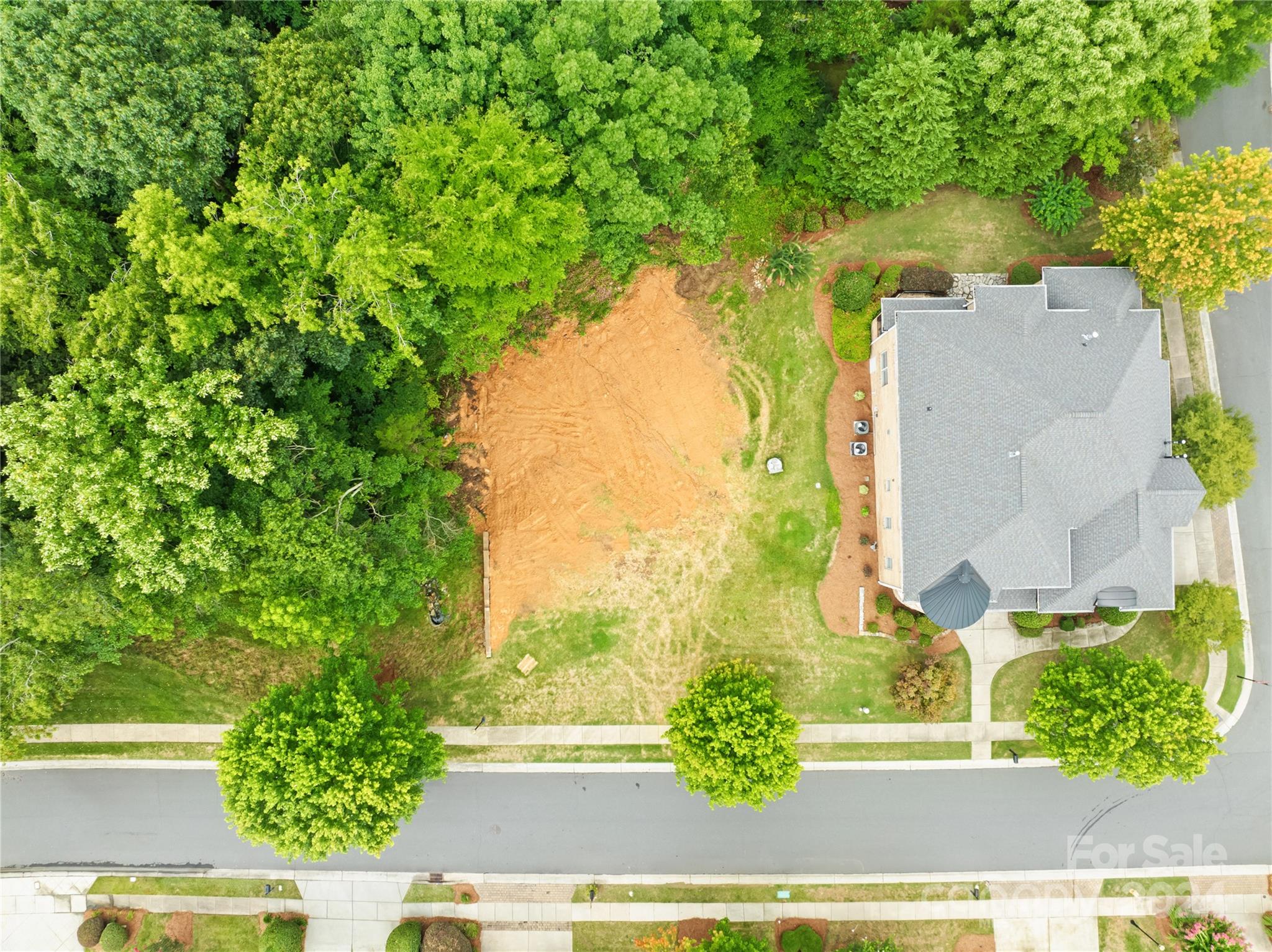 6814 Larrisa Court