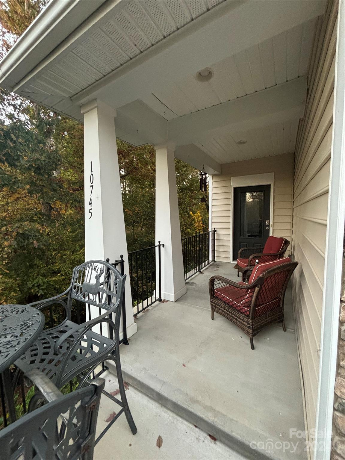 10745 Sapphire Trail