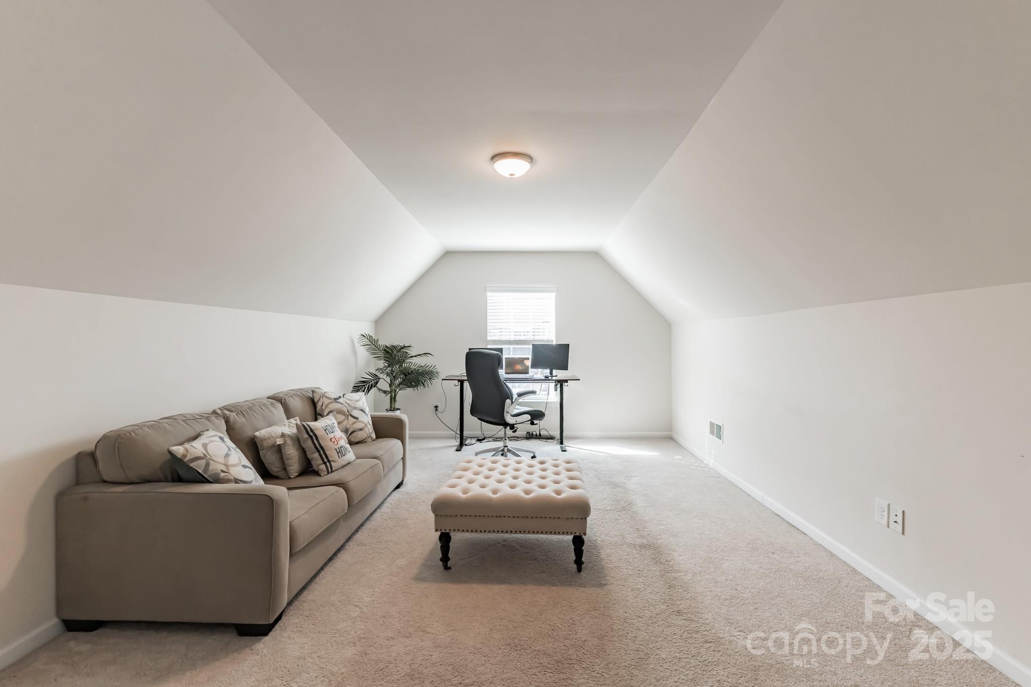 5826 Castlecove Road