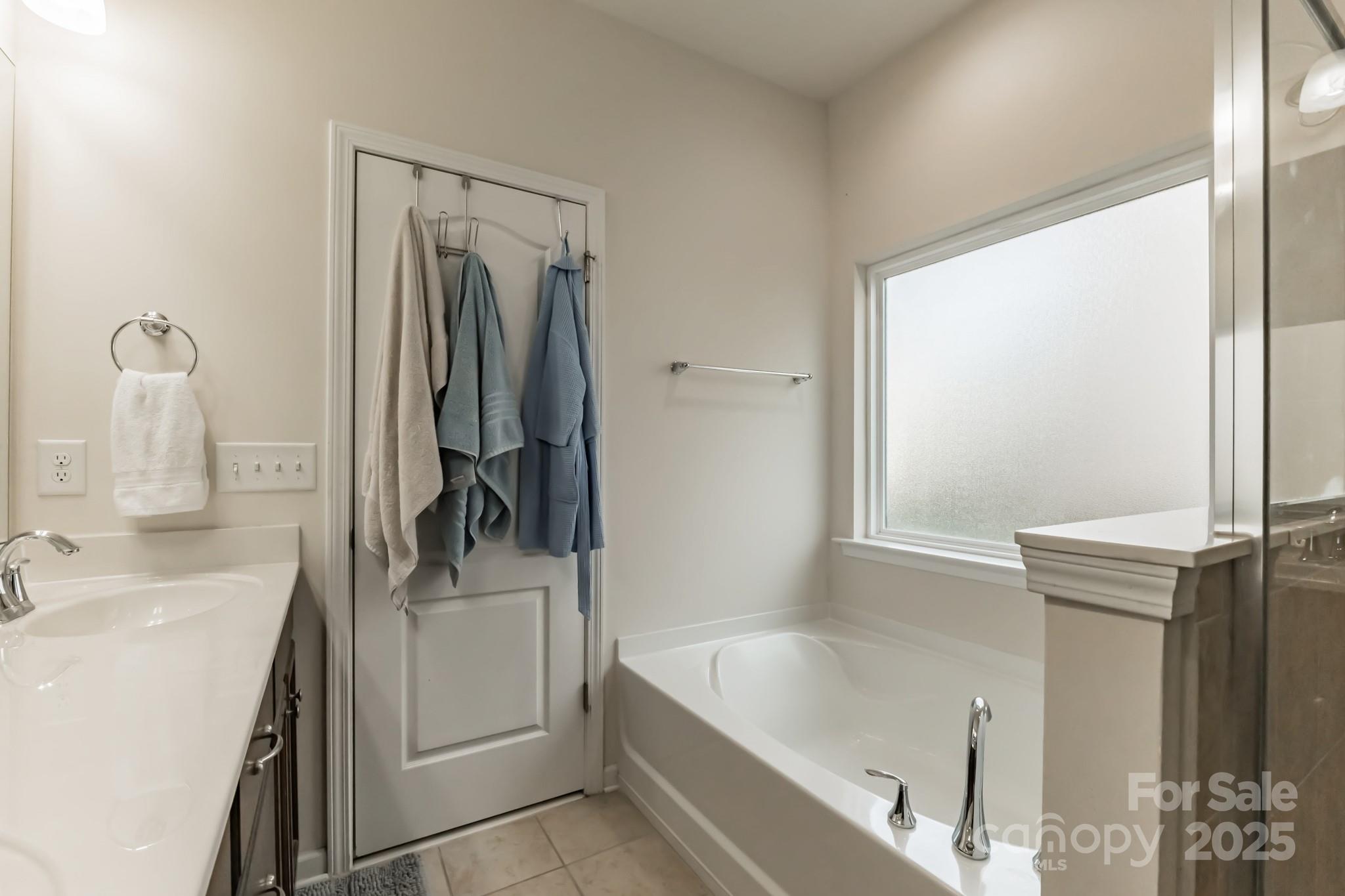 5826 Castlecove Road